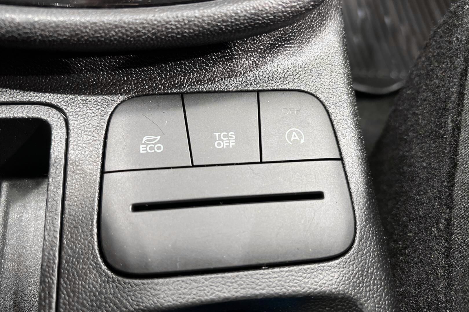 Ford Fiesta iso kuva 19