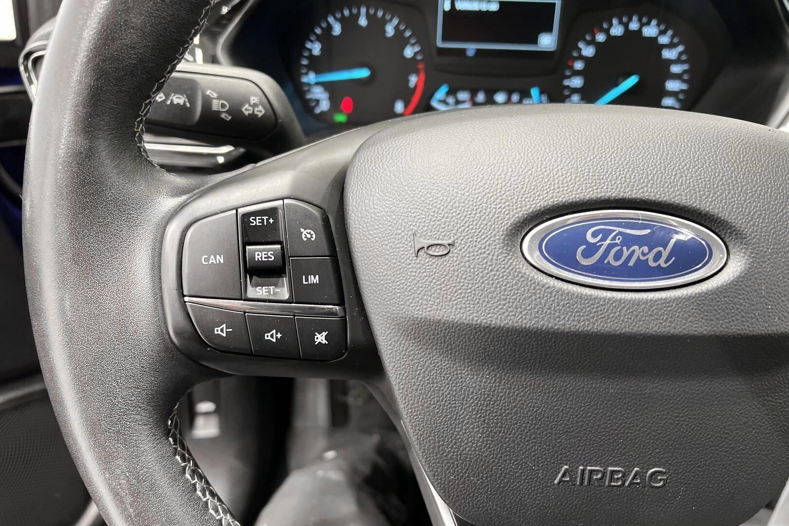 Ford Fiesta iso kuva 23