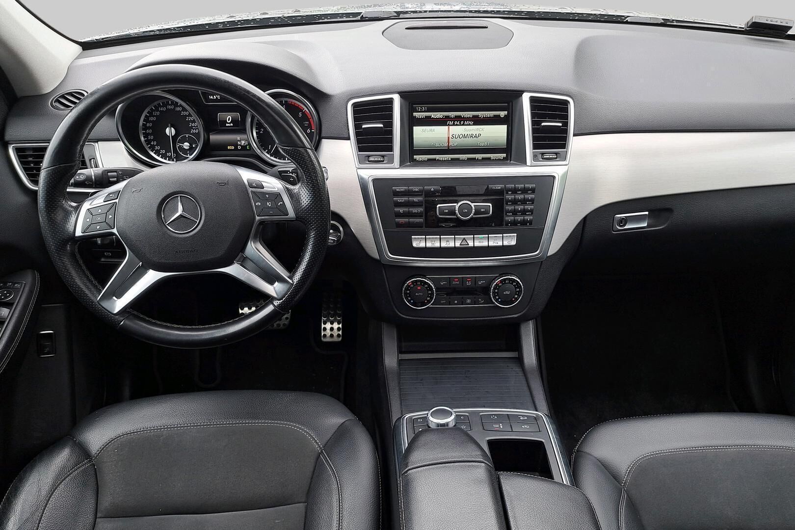 Mercedes-Benz ML iso kuva 1