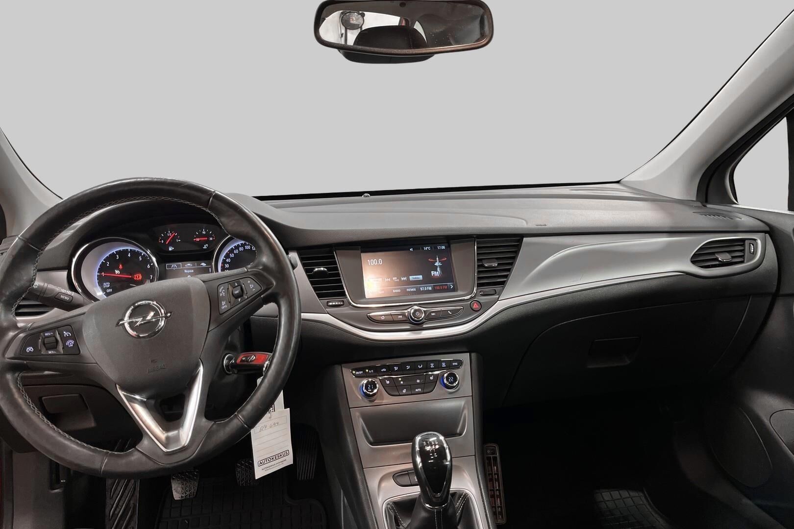 Opel Astra iso kuva 10