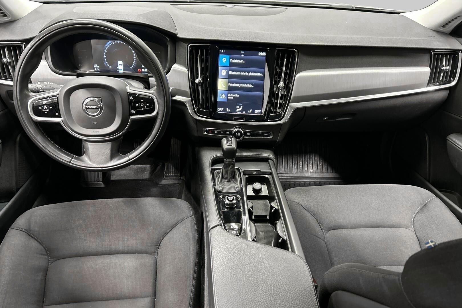 Volvo S90 iso kuva 17