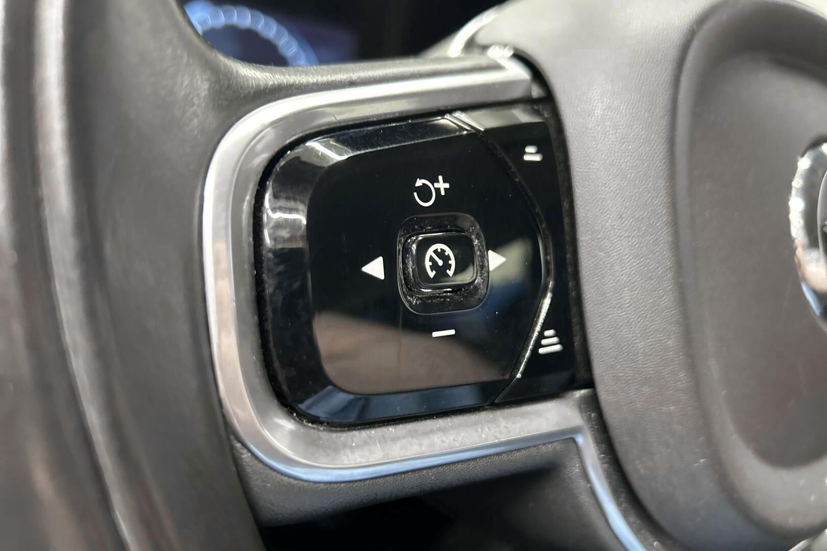 Volvo S90 iso kuva 15