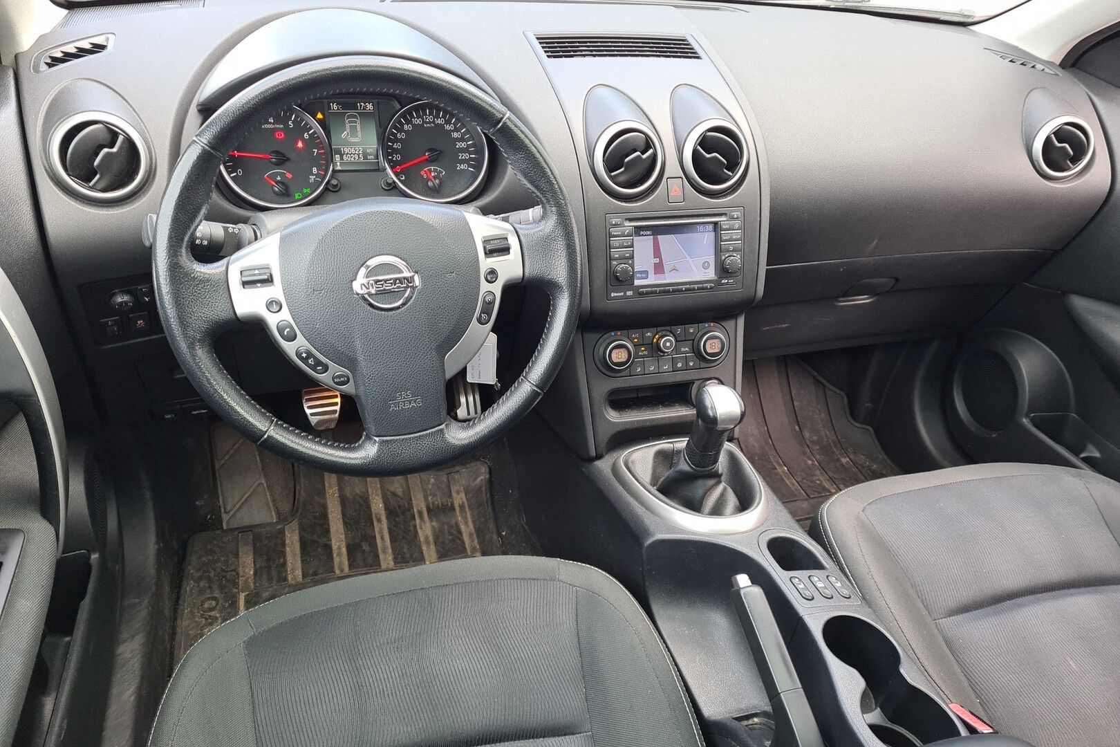Nissan Qashqai iso kuva 1