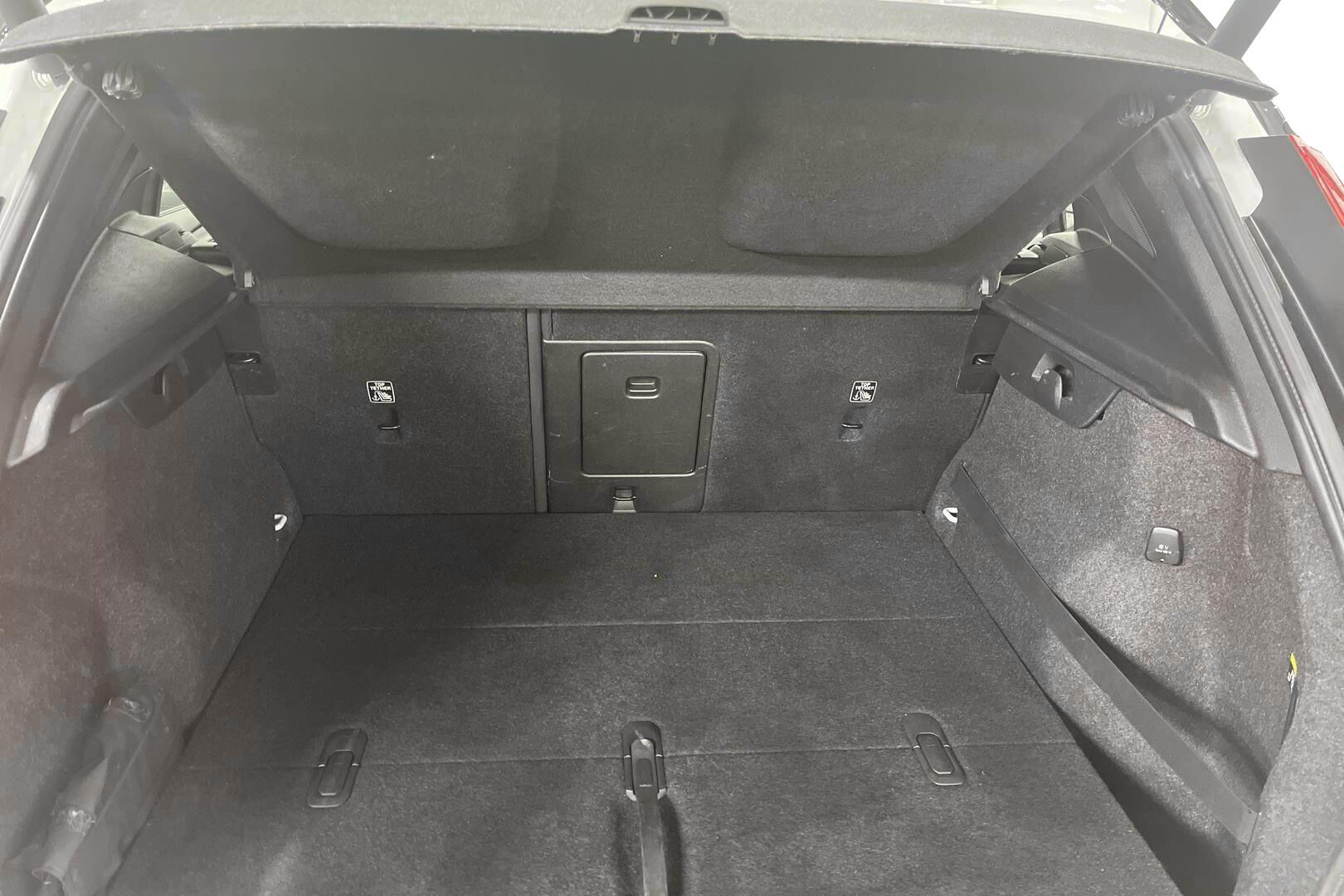 Volvo XC40 iso kuva 12