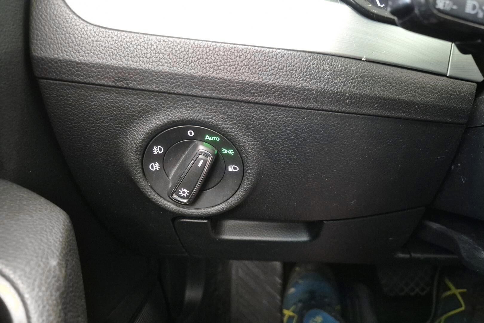 Skoda Superb iso kuva 21
