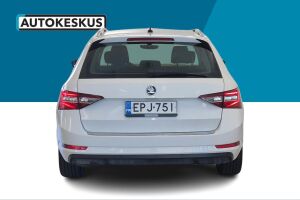 Skoda Superb esikatselu 6