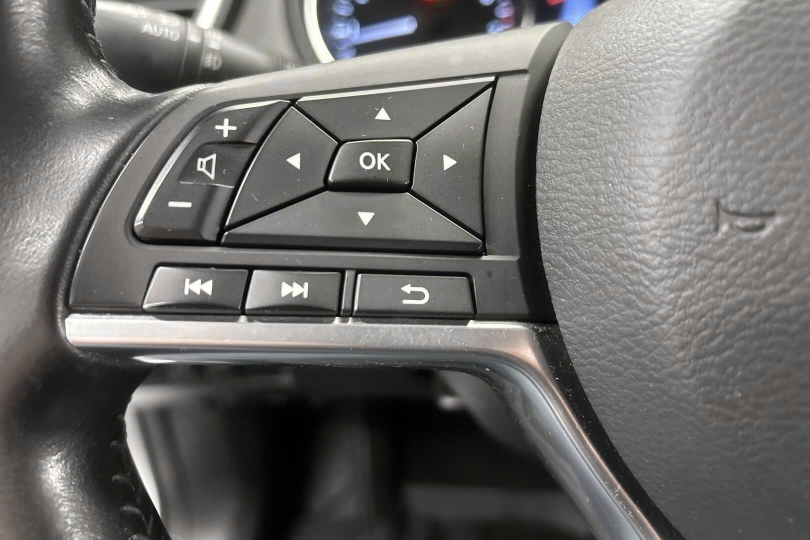 Nissan Qashqai iso kuva 14