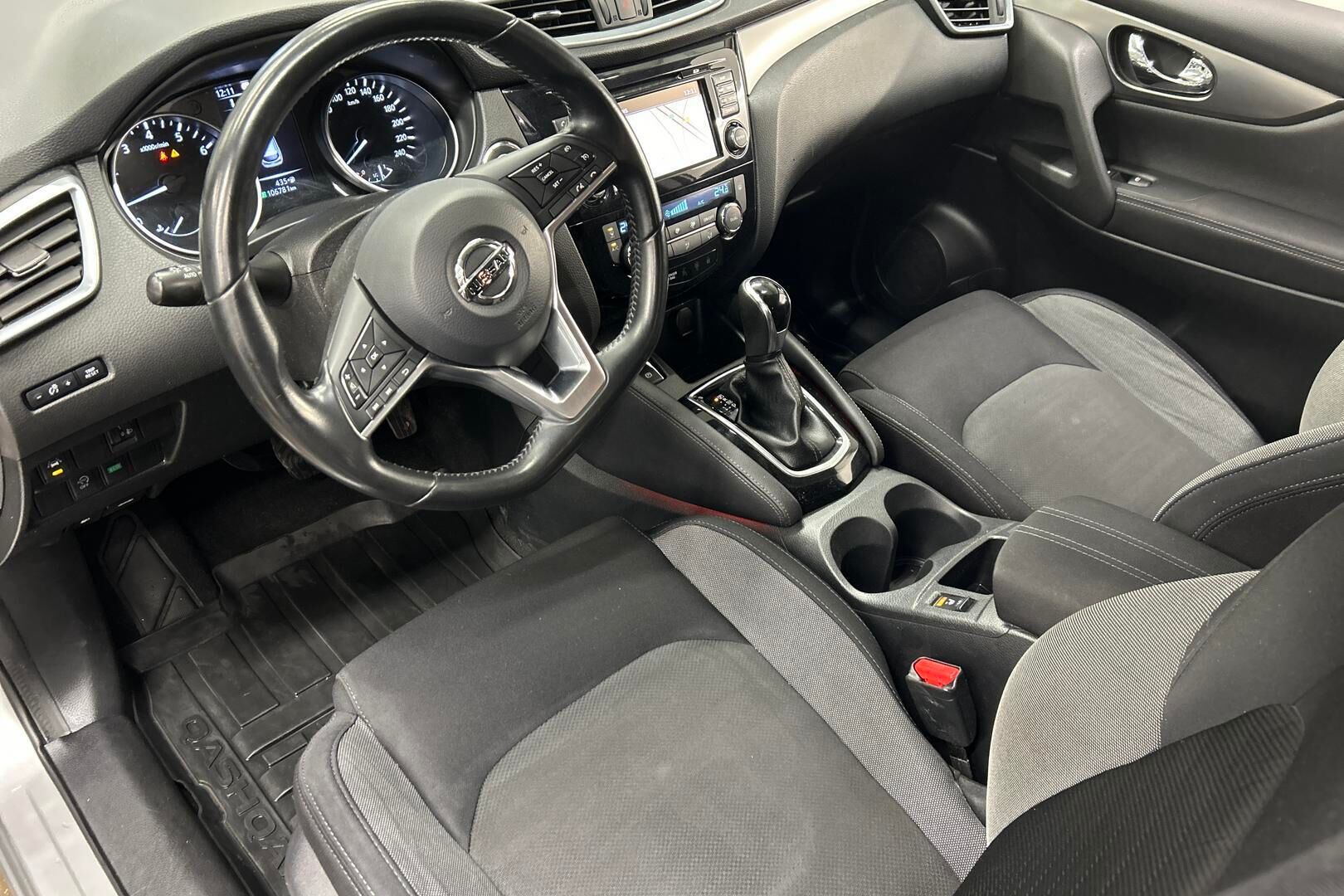Nissan Qashqai iso kuva 8