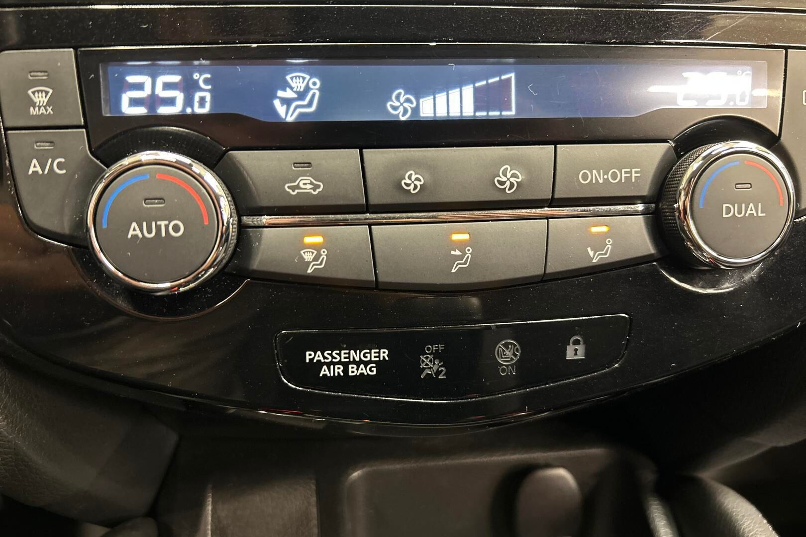 Nissan Qashqai iso kuva 16