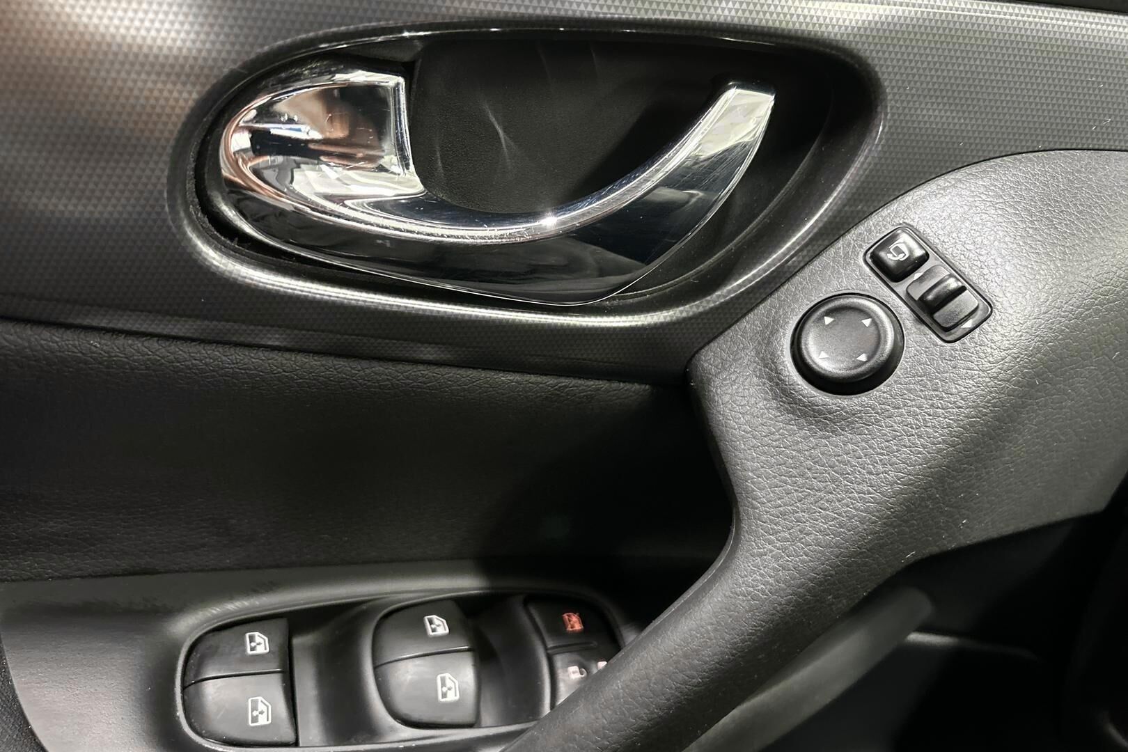 Nissan Qashqai iso kuva 21