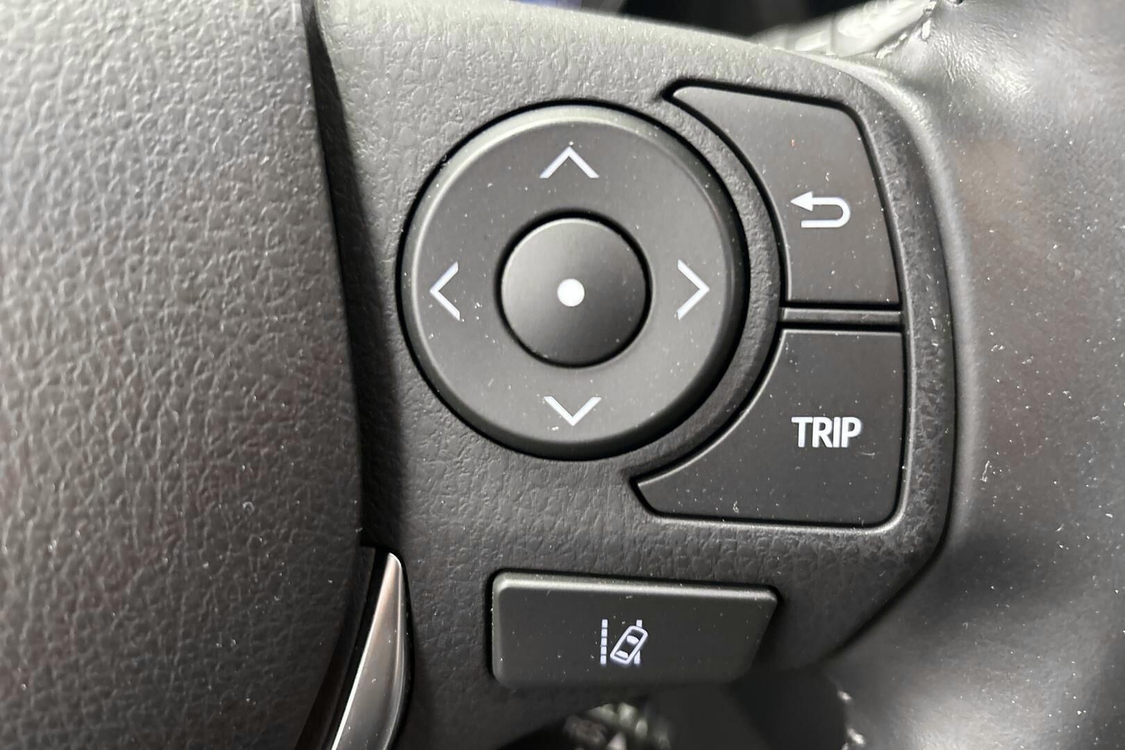 Toyota Auris iso kuva 16