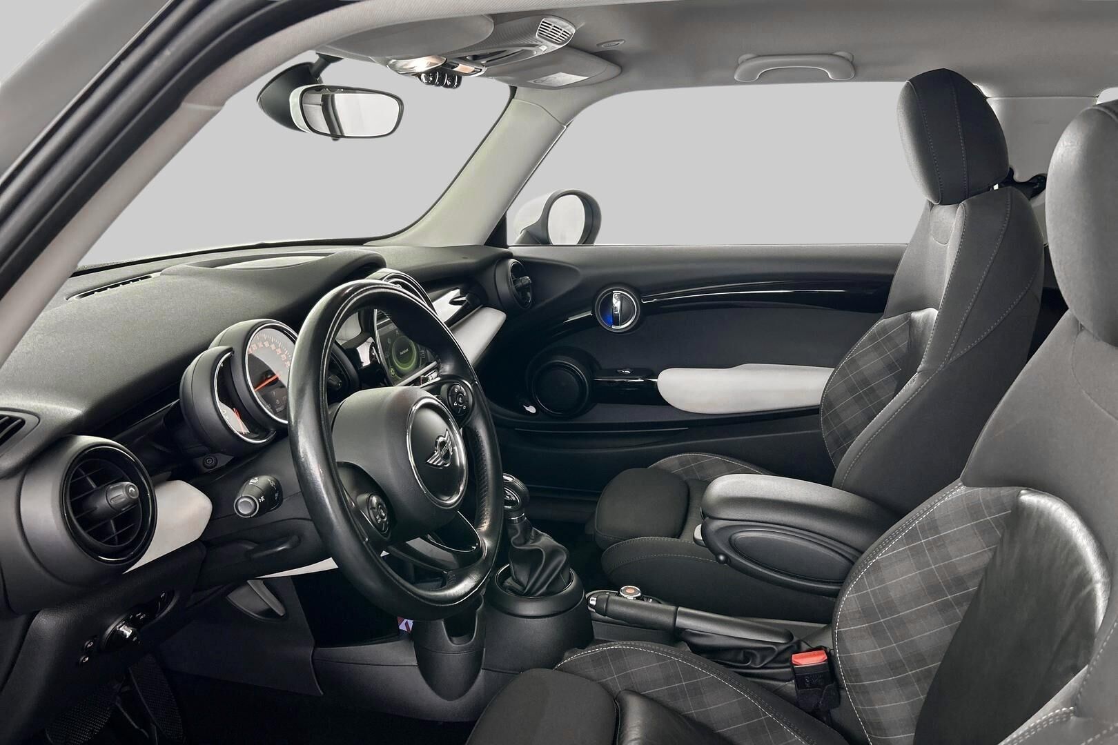MINI Hatchback iso kuva 8