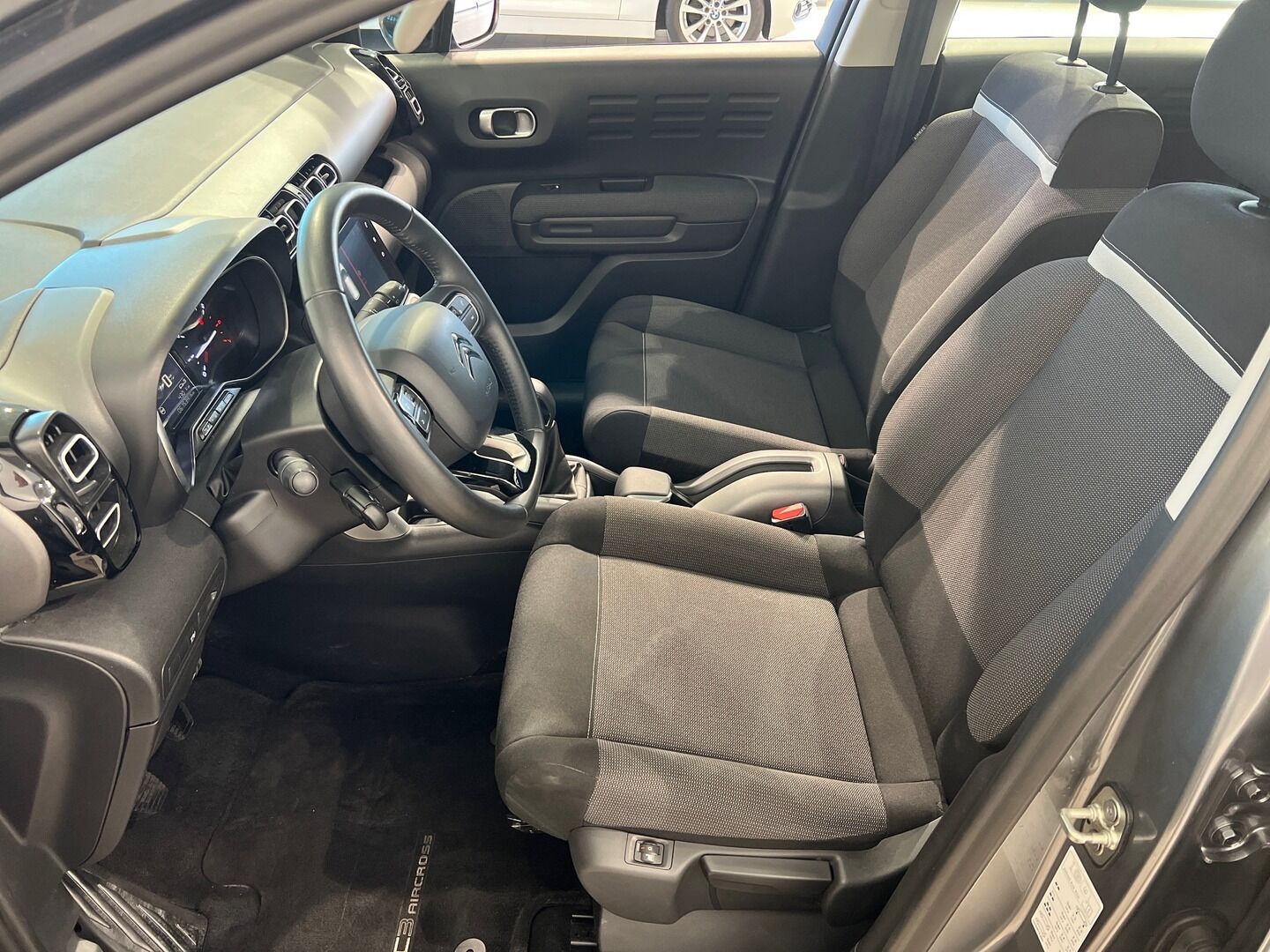 Citroen C3 Aircross iso kuva 8