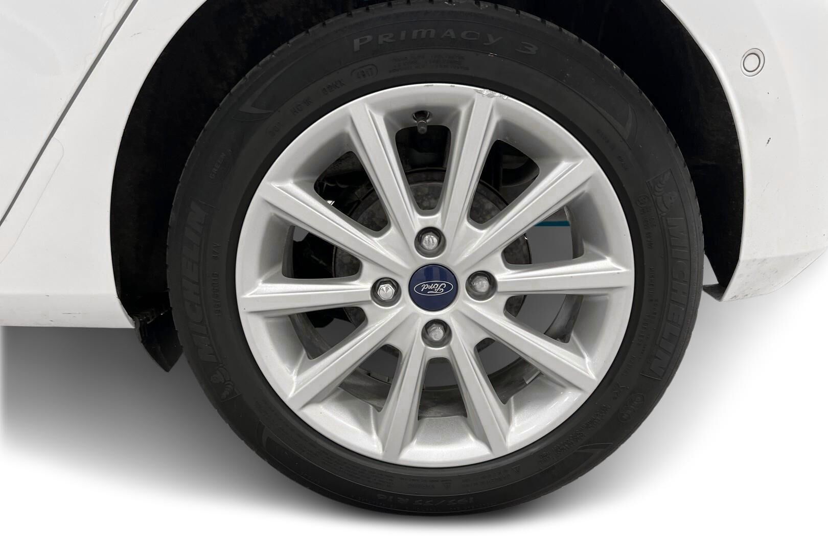 Ford Fiesta iso kuva 13