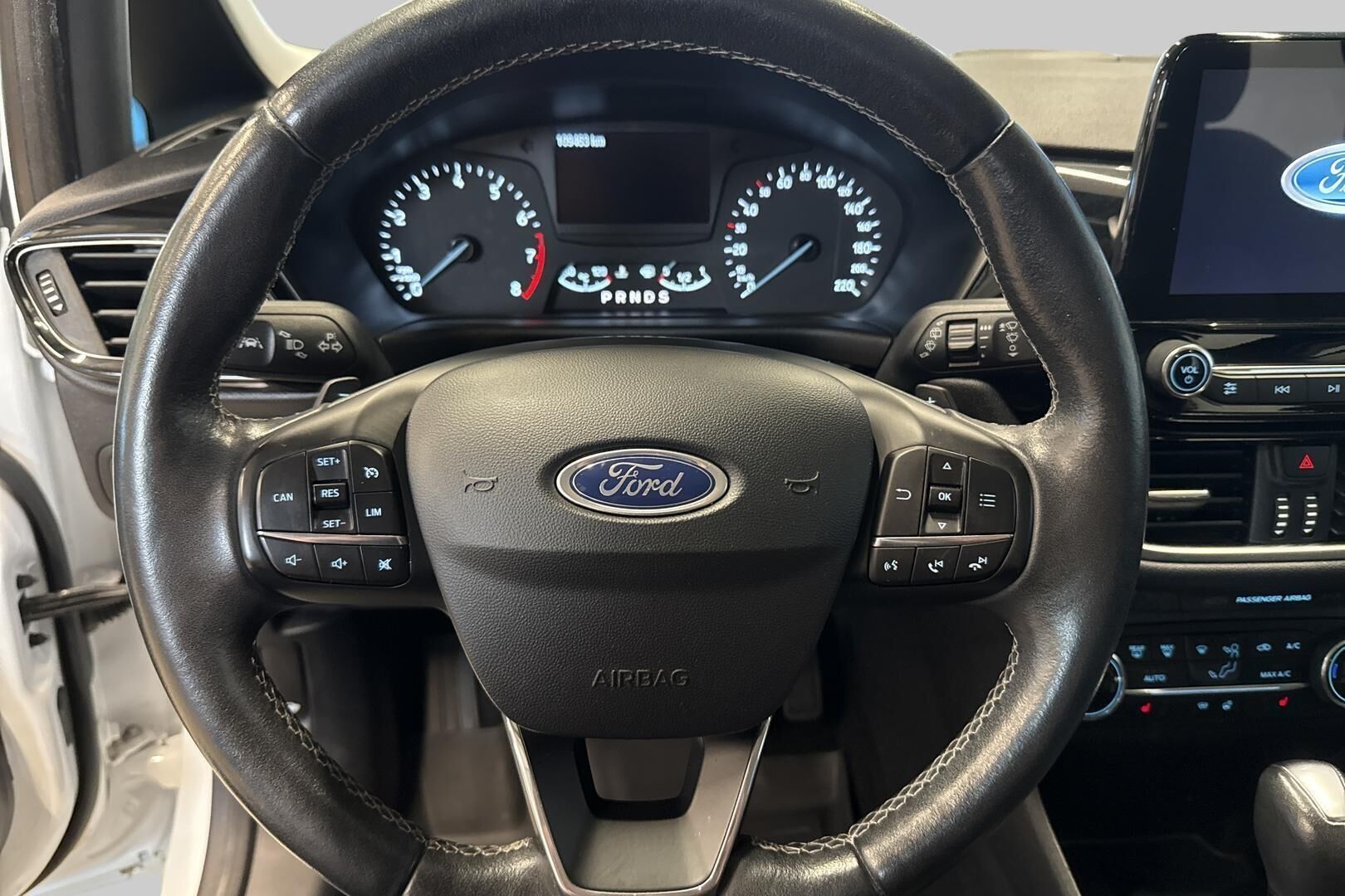 Ford Fiesta iso kuva 14