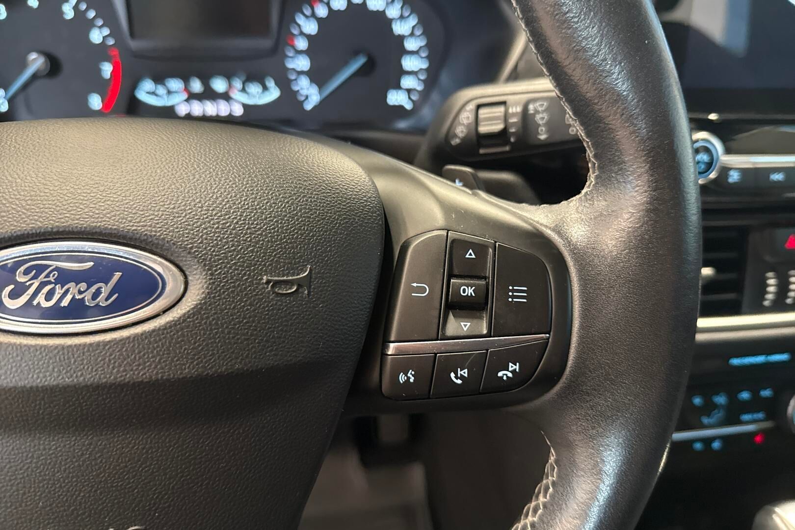Ford Fiesta iso kuva 28