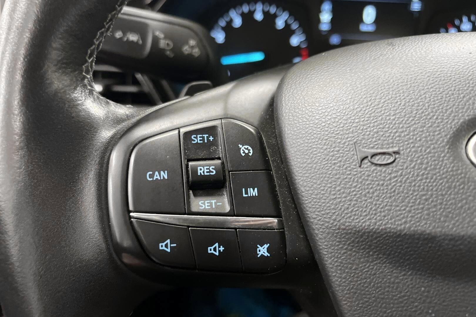 Ford Fiesta iso kuva 20