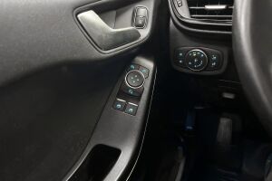 Ford Fiesta esikatselu 21