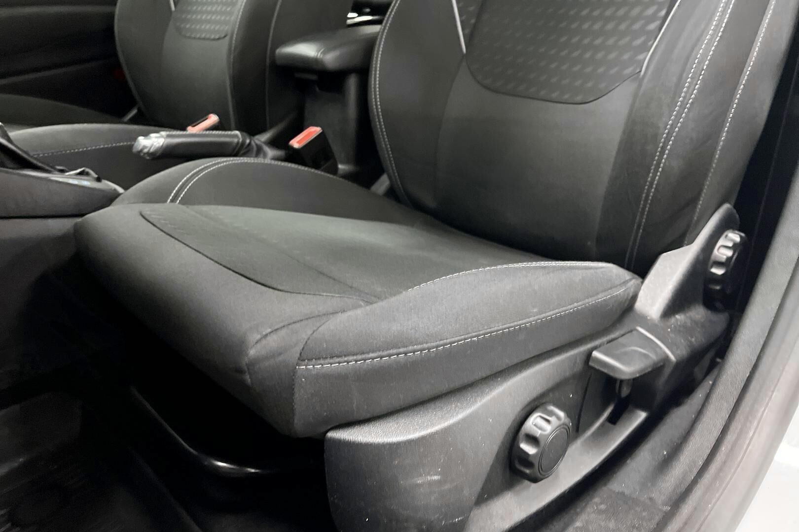 Ford Fiesta iso kuva 23