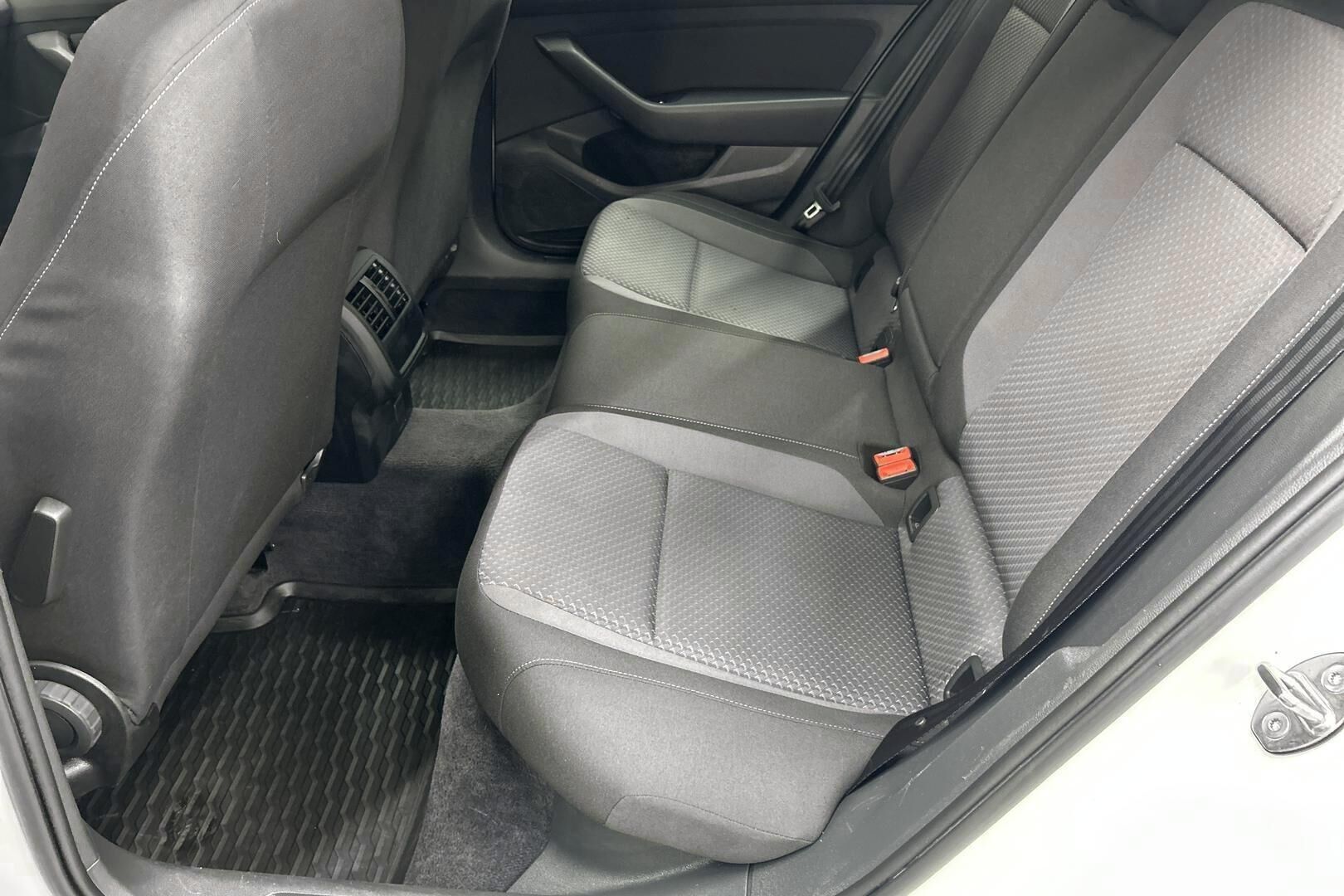 Volkswagen Passat iso kuva 6