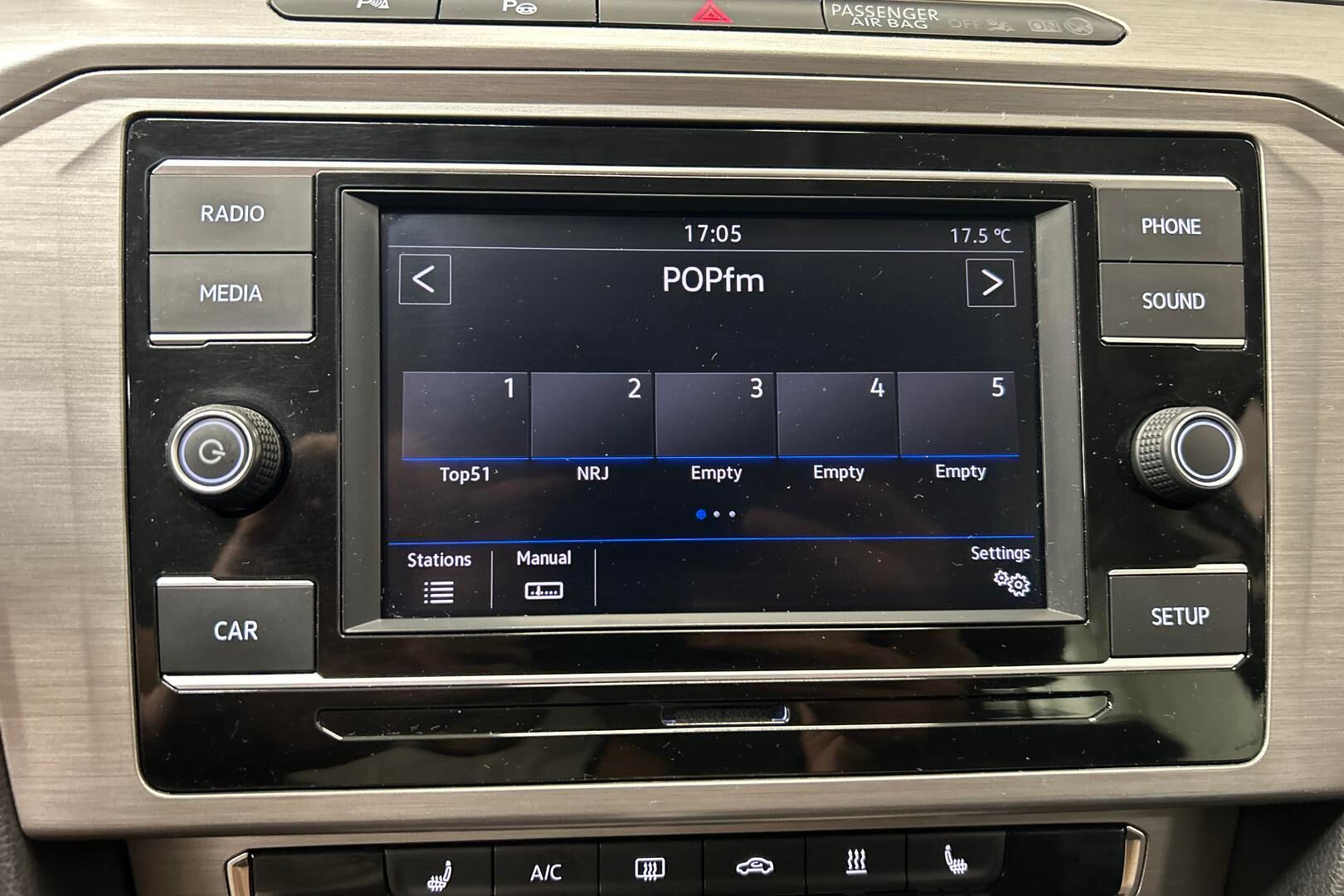 Volkswagen Passat iso kuva 9