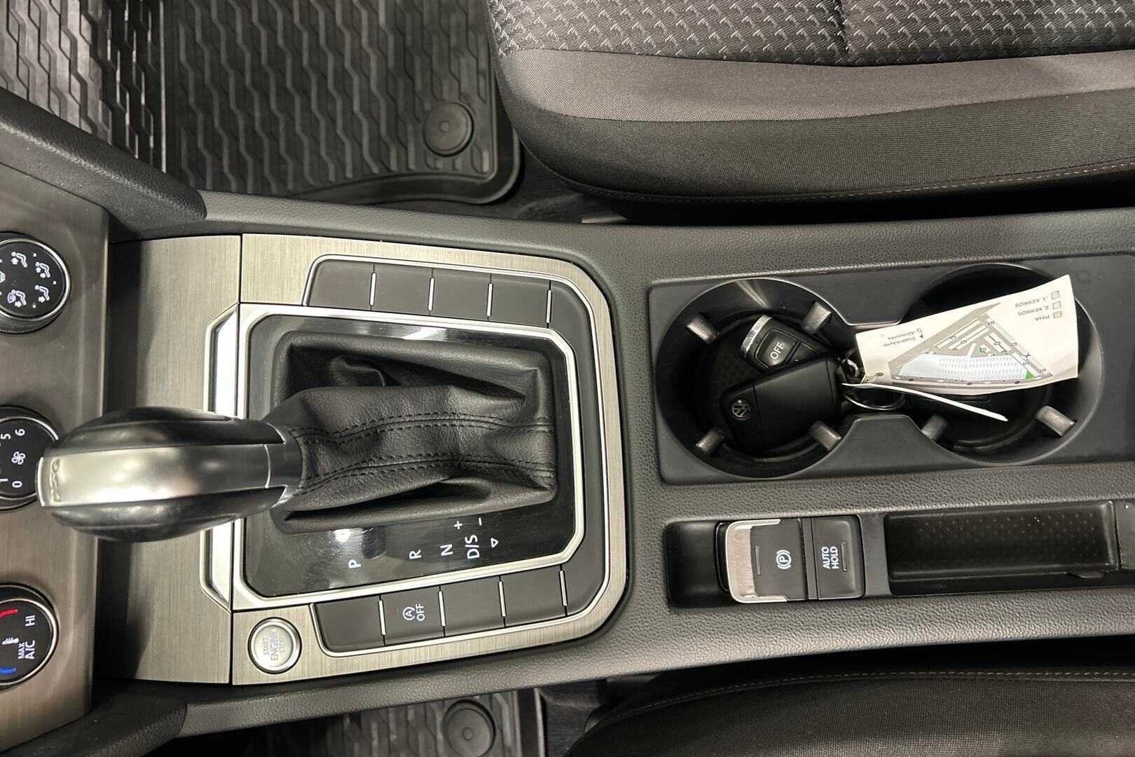 Volkswagen Passat iso kuva 22