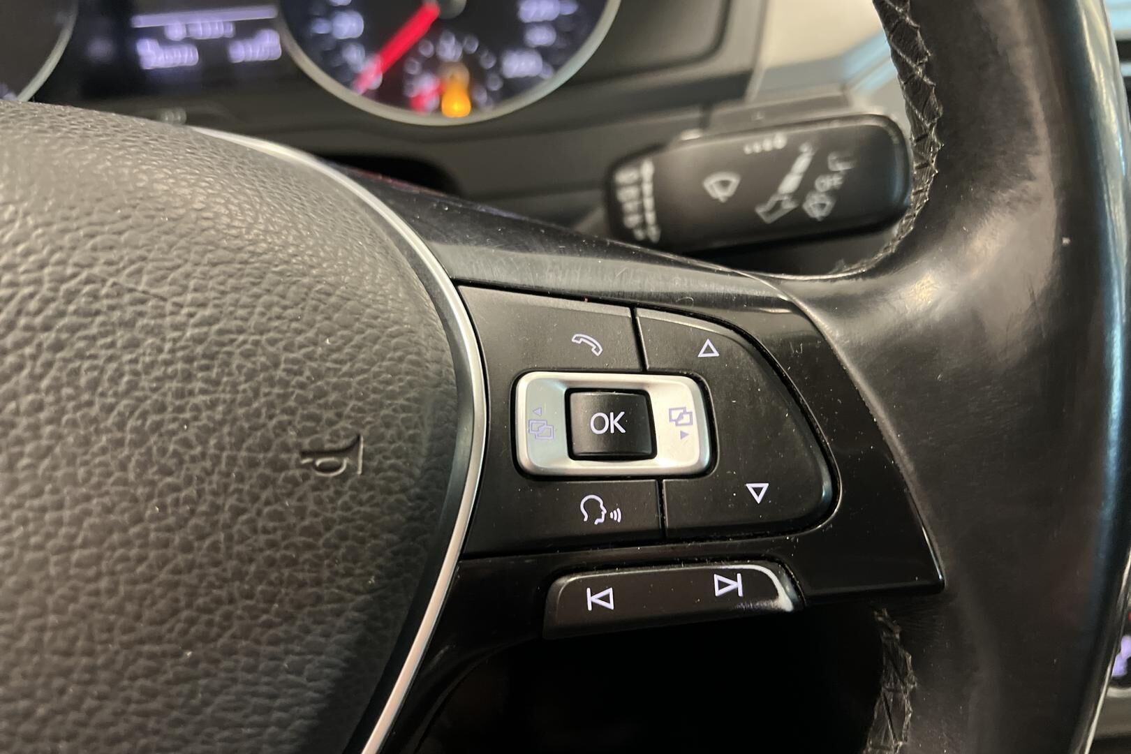 Volkswagen Passat iso kuva 19