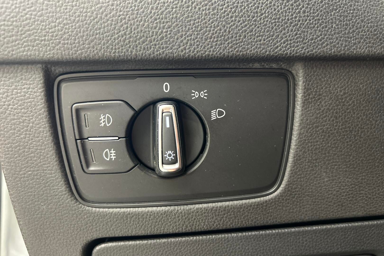 Volkswagen Passat iso kuva 23