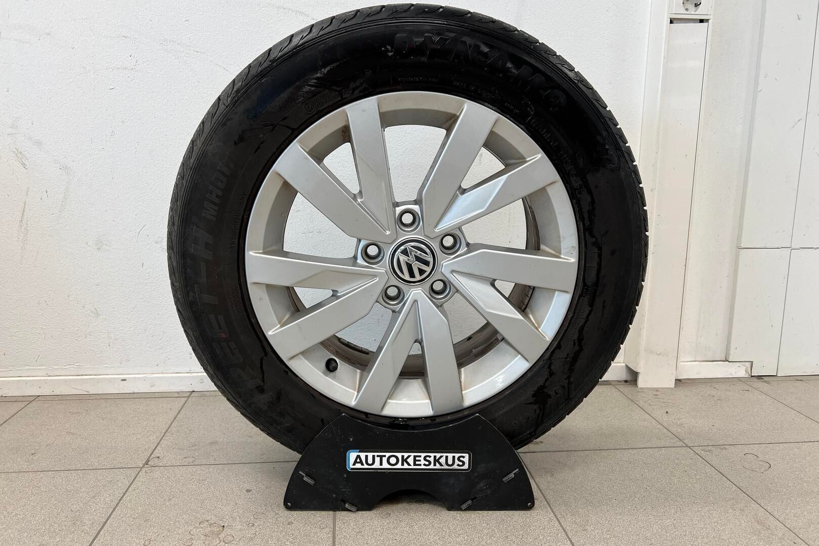 Volkswagen Passat iso kuva 22