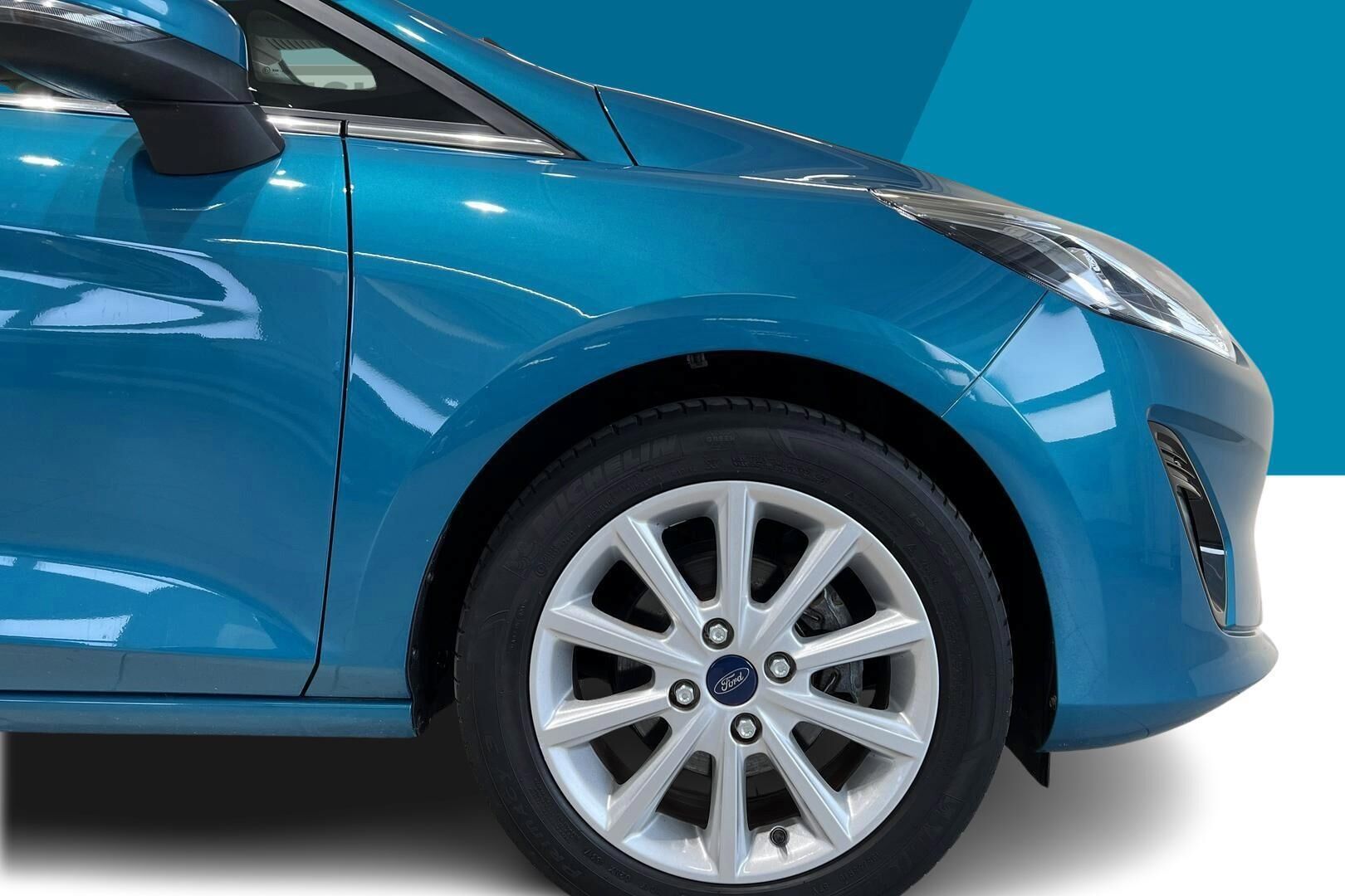 Ford Fiesta iso kuva 11