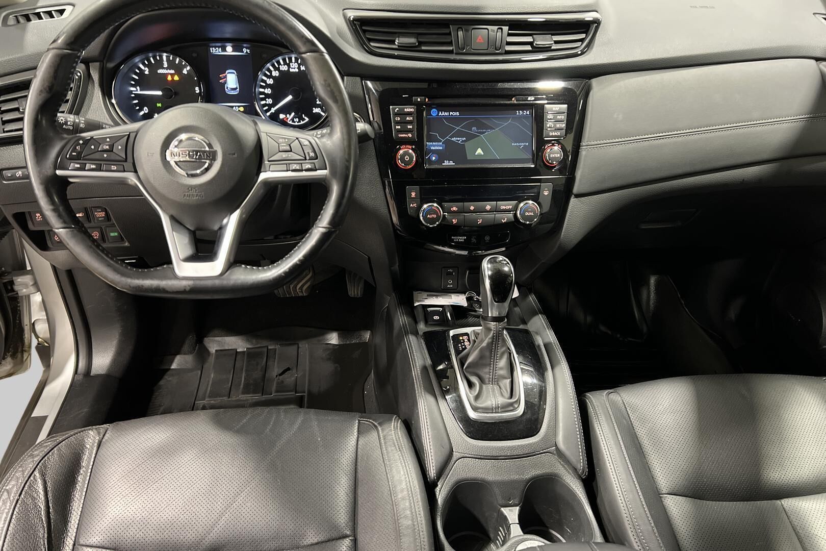 Nissan X-Trail iso kuva 26