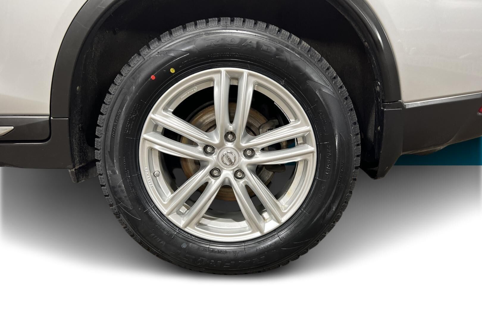 Nissan X-Trail iso kuva 8