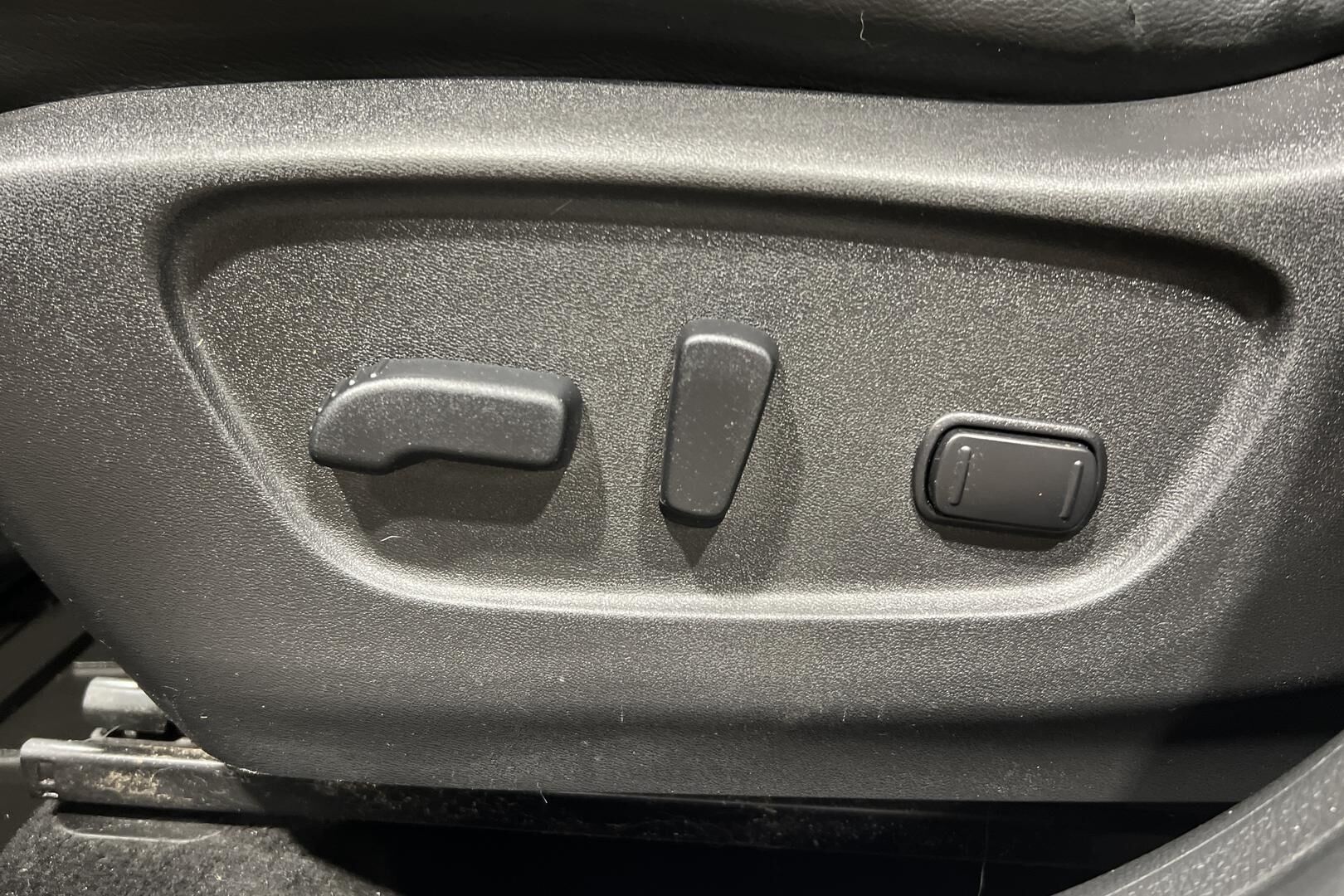Nissan X-Trail iso kuva 12