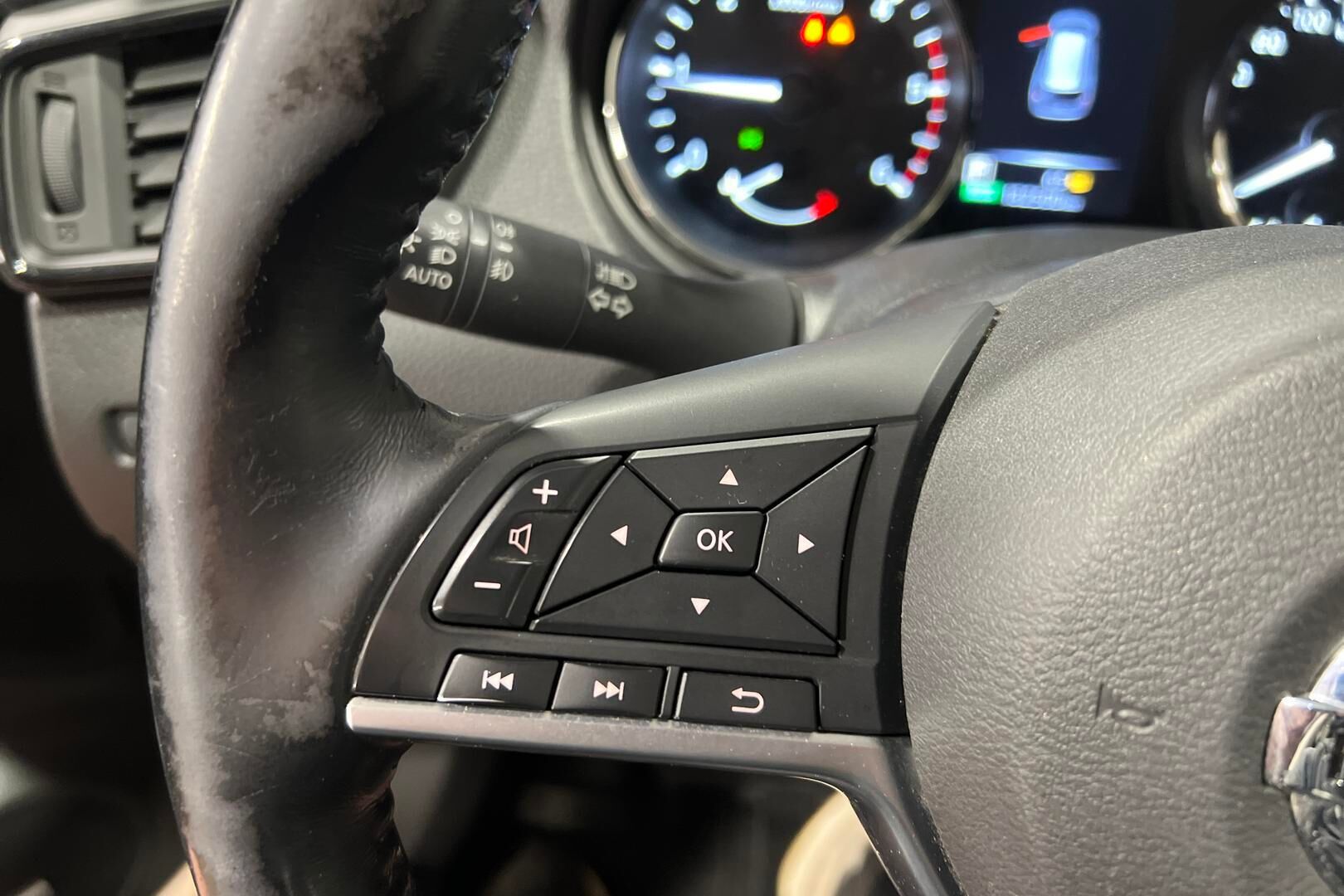 Nissan X-Trail iso kuva 13