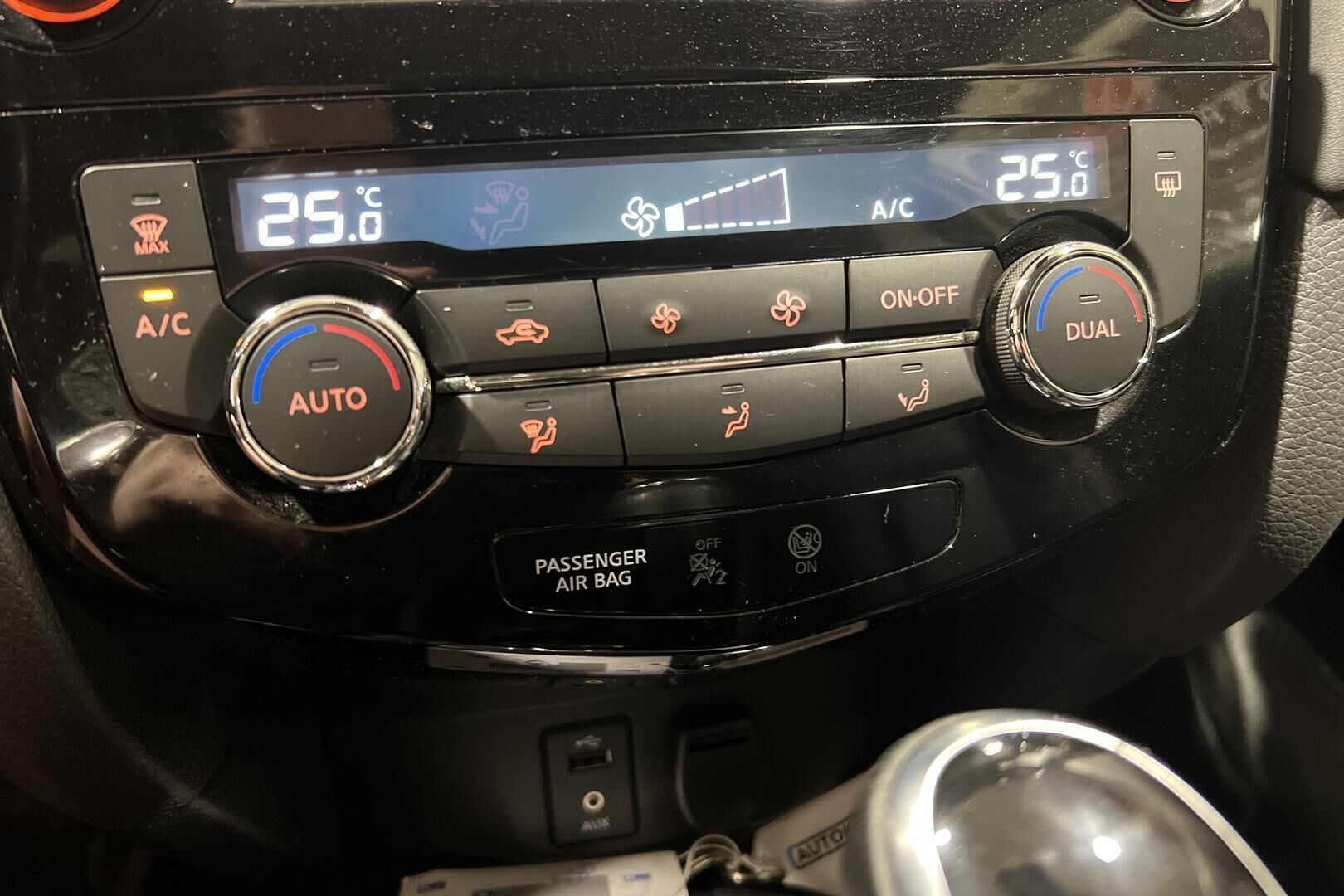 Nissan X-Trail iso kuva 18