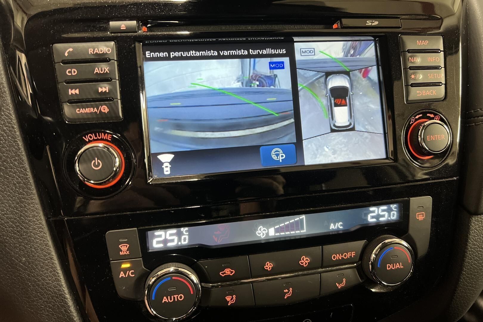 Nissan X-Trail iso kuva 19
