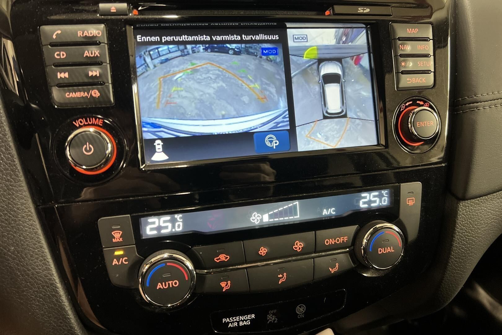 Nissan X-Trail iso kuva 20