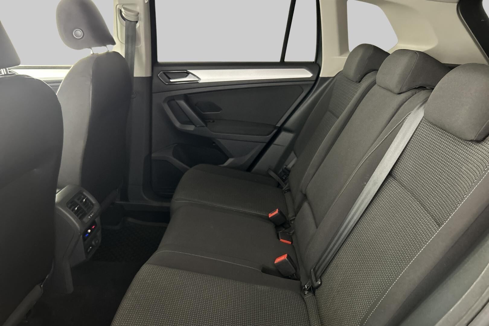 Volkswagen Tiguan iso kuva 10