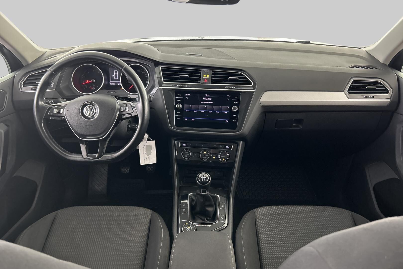 Volkswagen Tiguan iso kuva 11