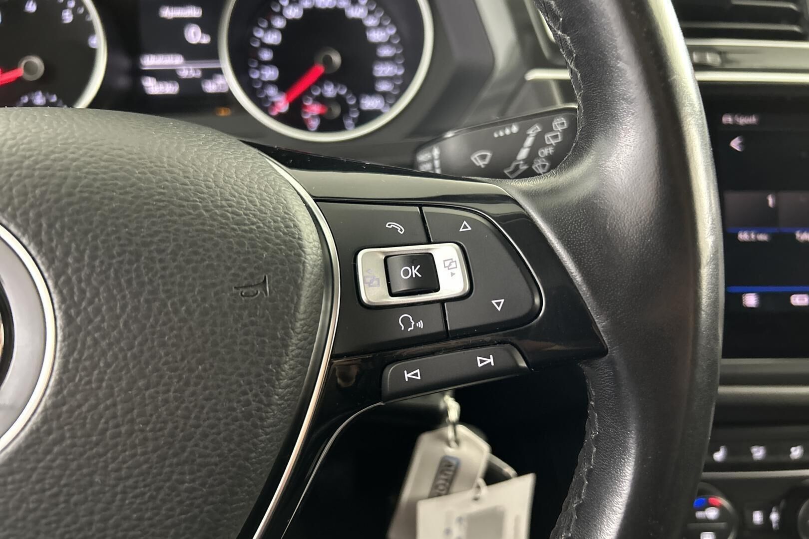 Volkswagen Tiguan iso kuva 16