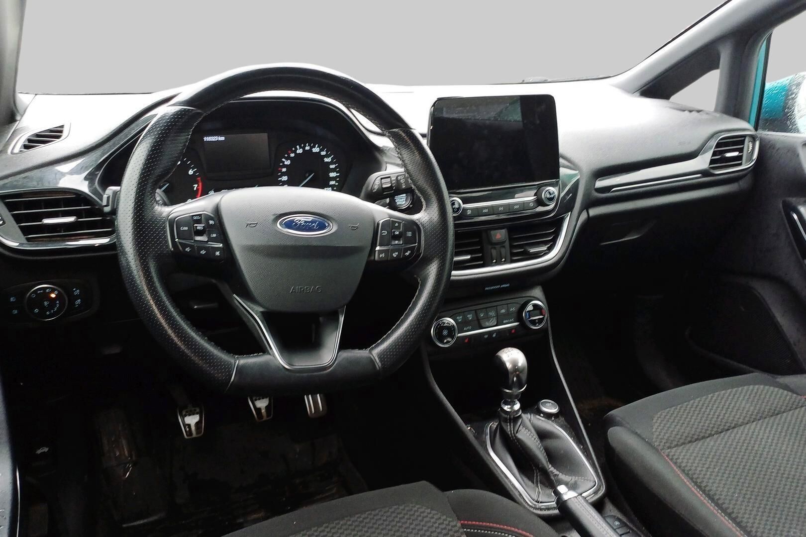 Ford Fiesta iso kuva 2