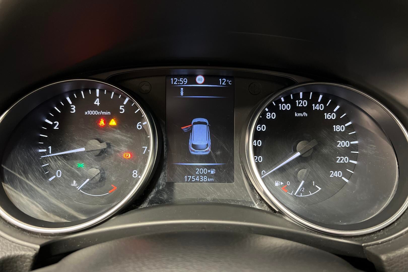 Nissan Qashqai iso kuva 14