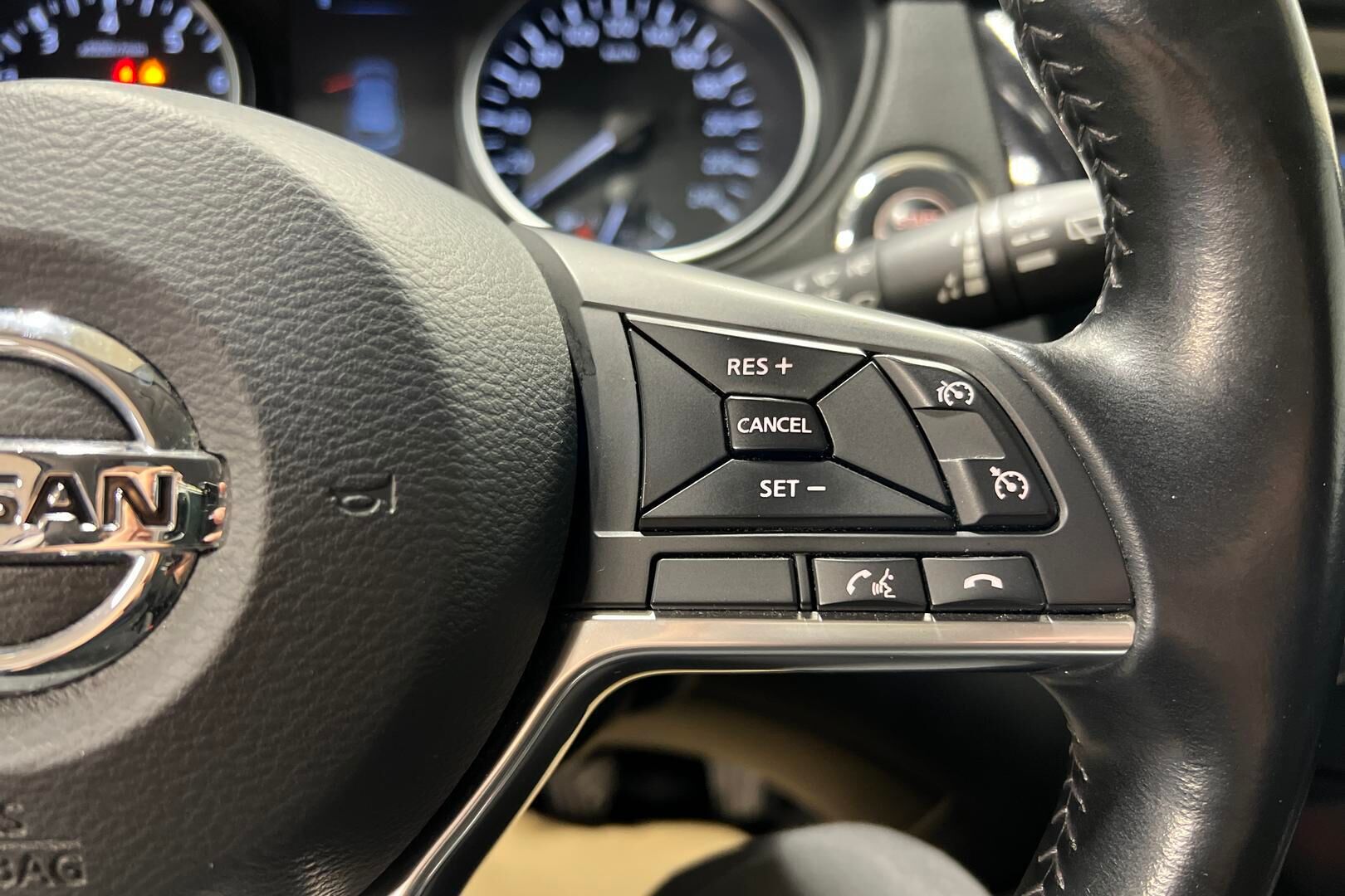 Nissan Qashqai iso kuva 16