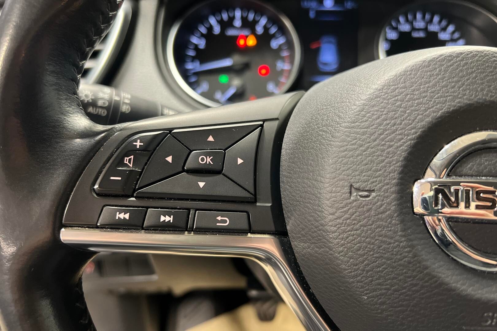 Nissan Qashqai iso kuva 17