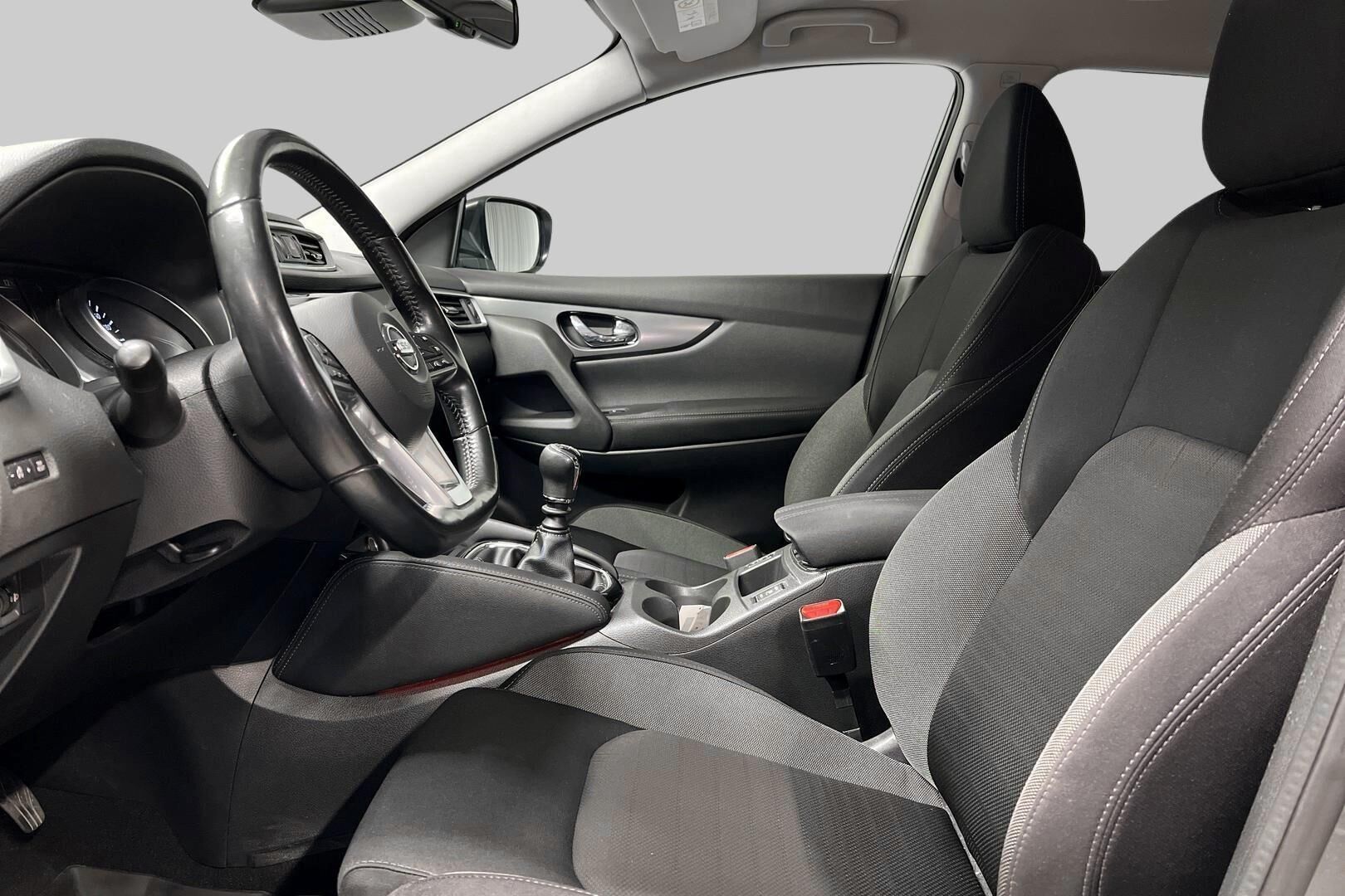 Nissan Qashqai iso kuva 9