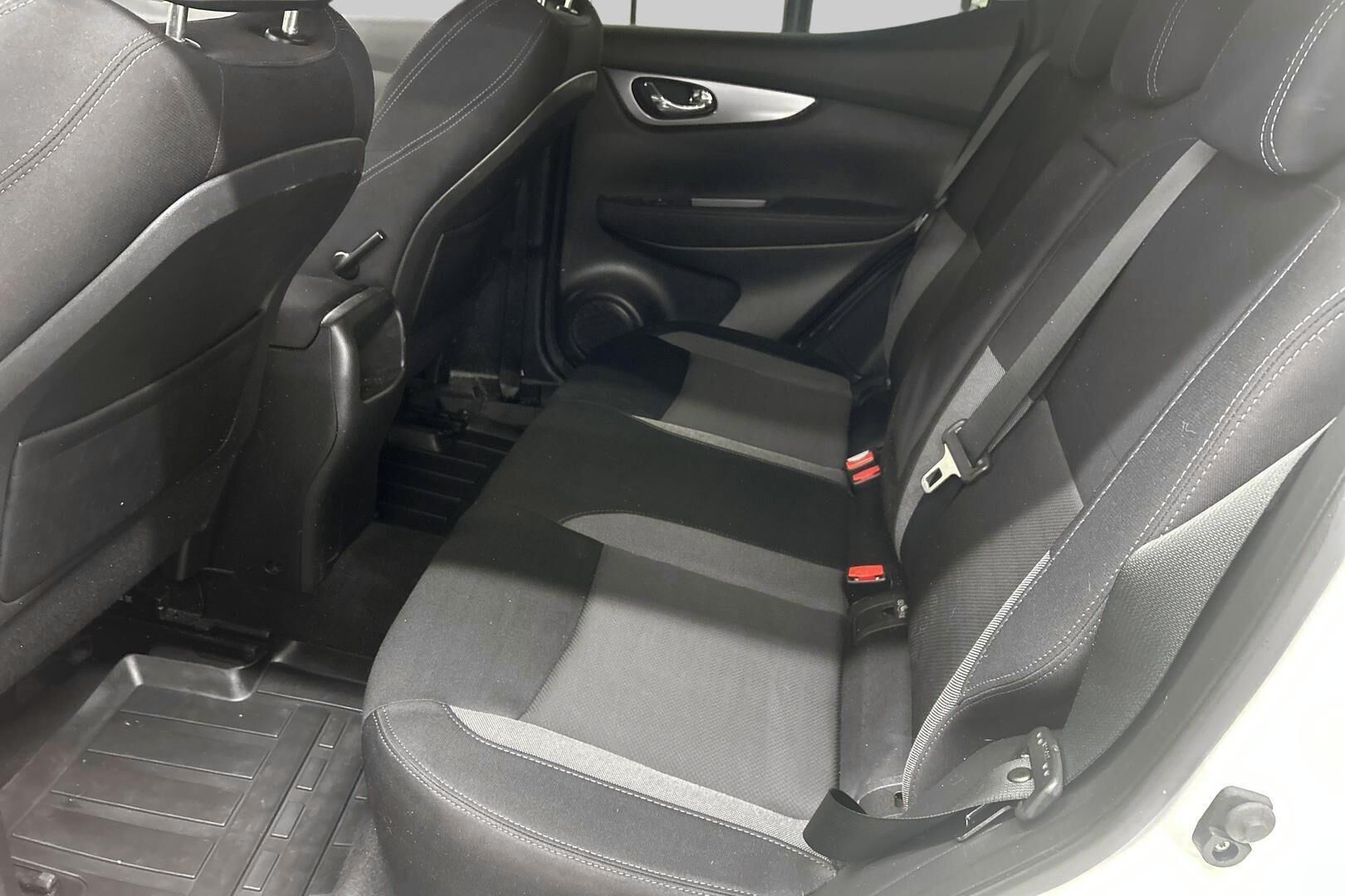 Nissan Qashqai iso kuva 10