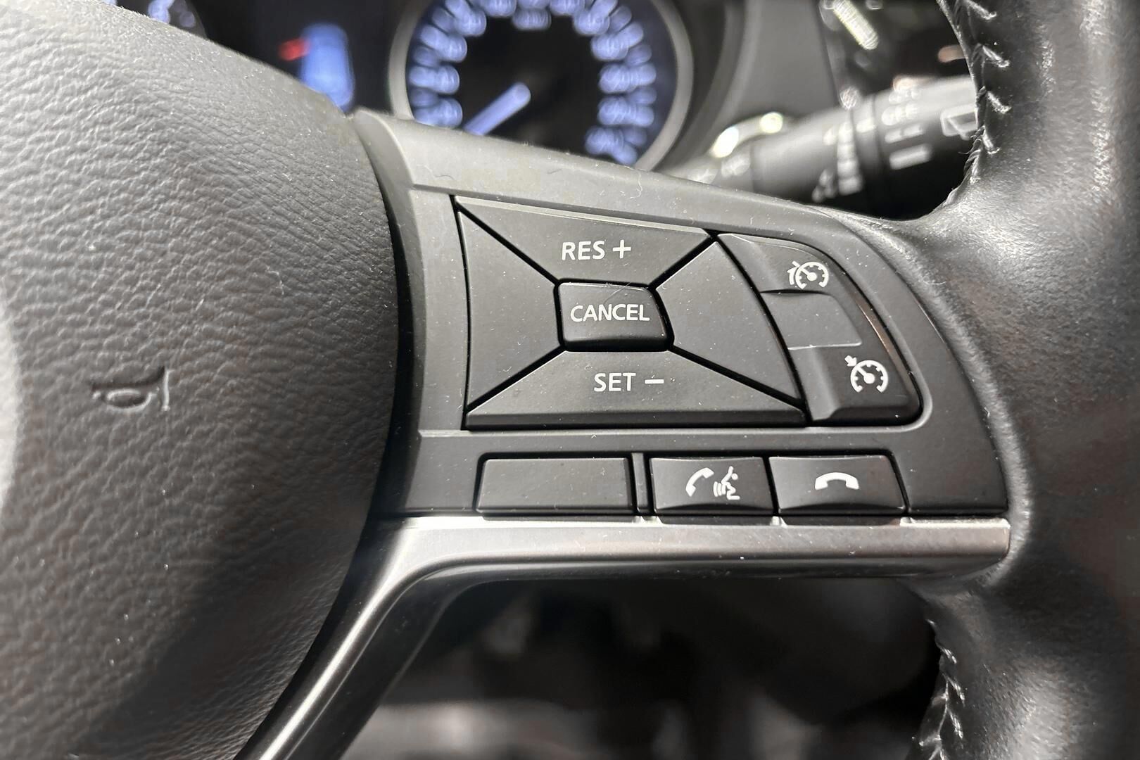 Nissan Qashqai iso kuva 16