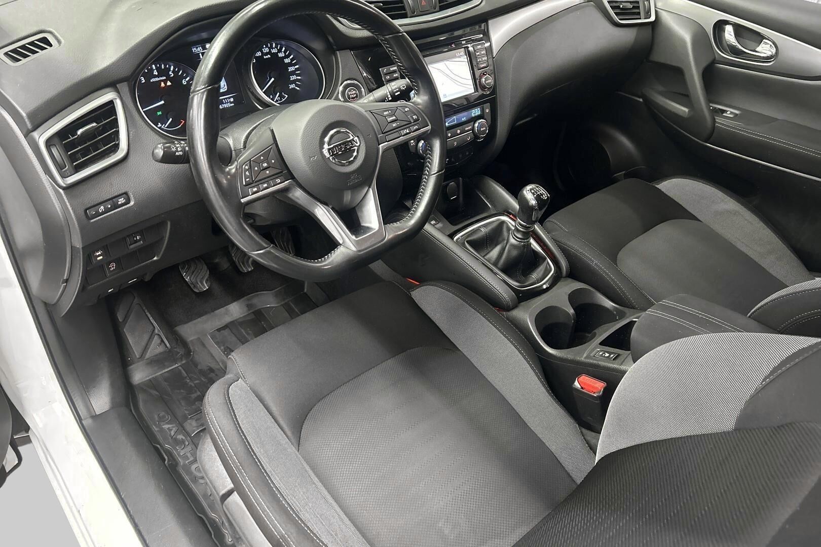 Nissan Qashqai iso kuva 9