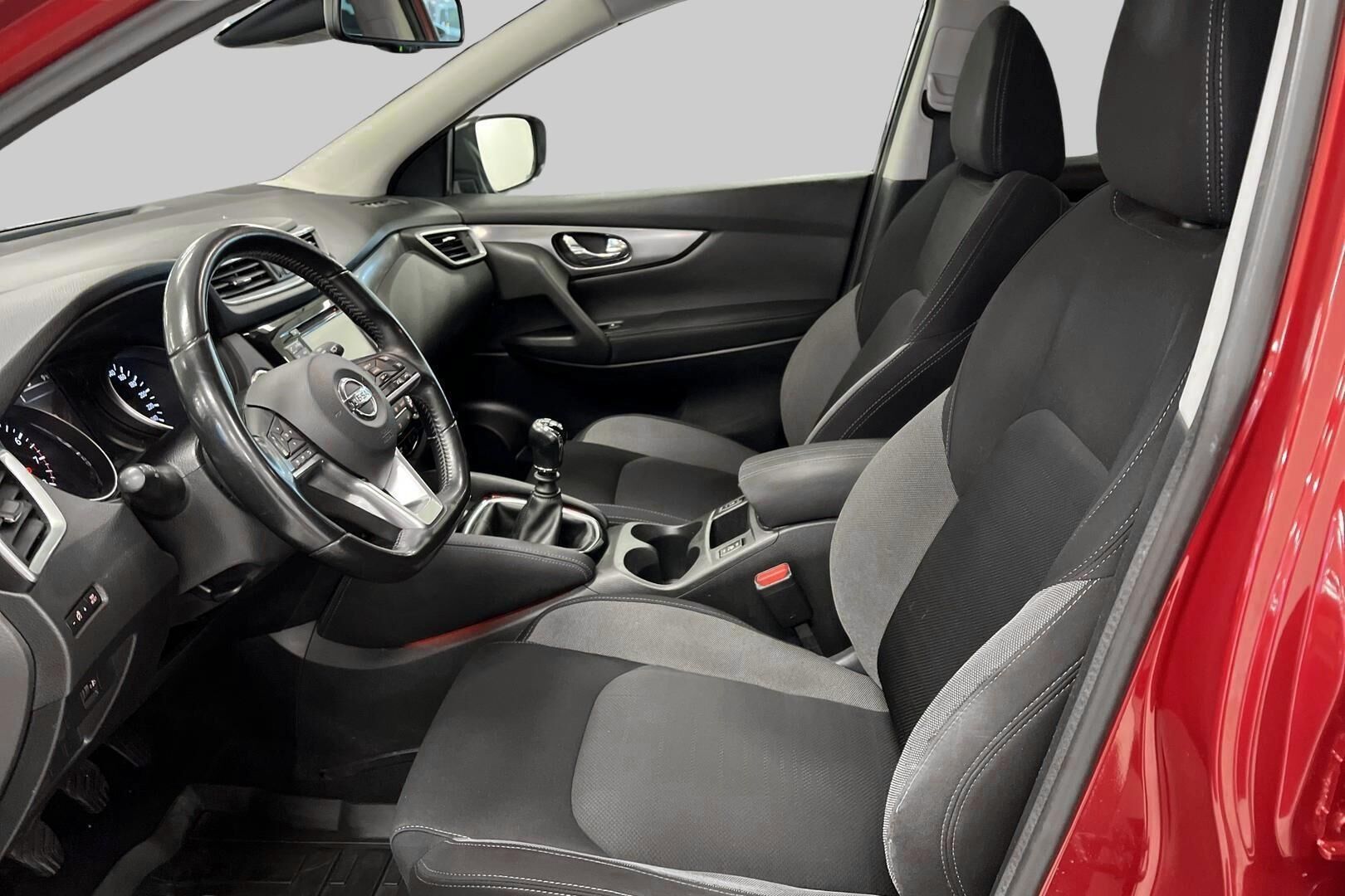 Nissan Qashqai iso kuva 9