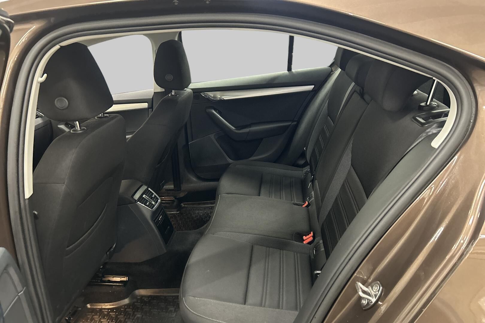 Skoda Octavia iso kuva 10